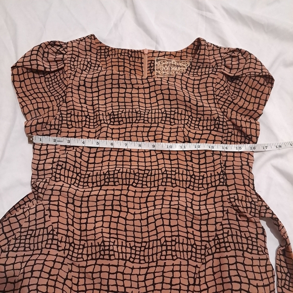 Pink martini | Tan/ Pinkish black cracked pattern short sleeve dress - Picture 7 of 8